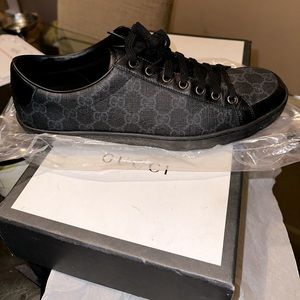GG SUPREME GUCCI SNEAKERS!
